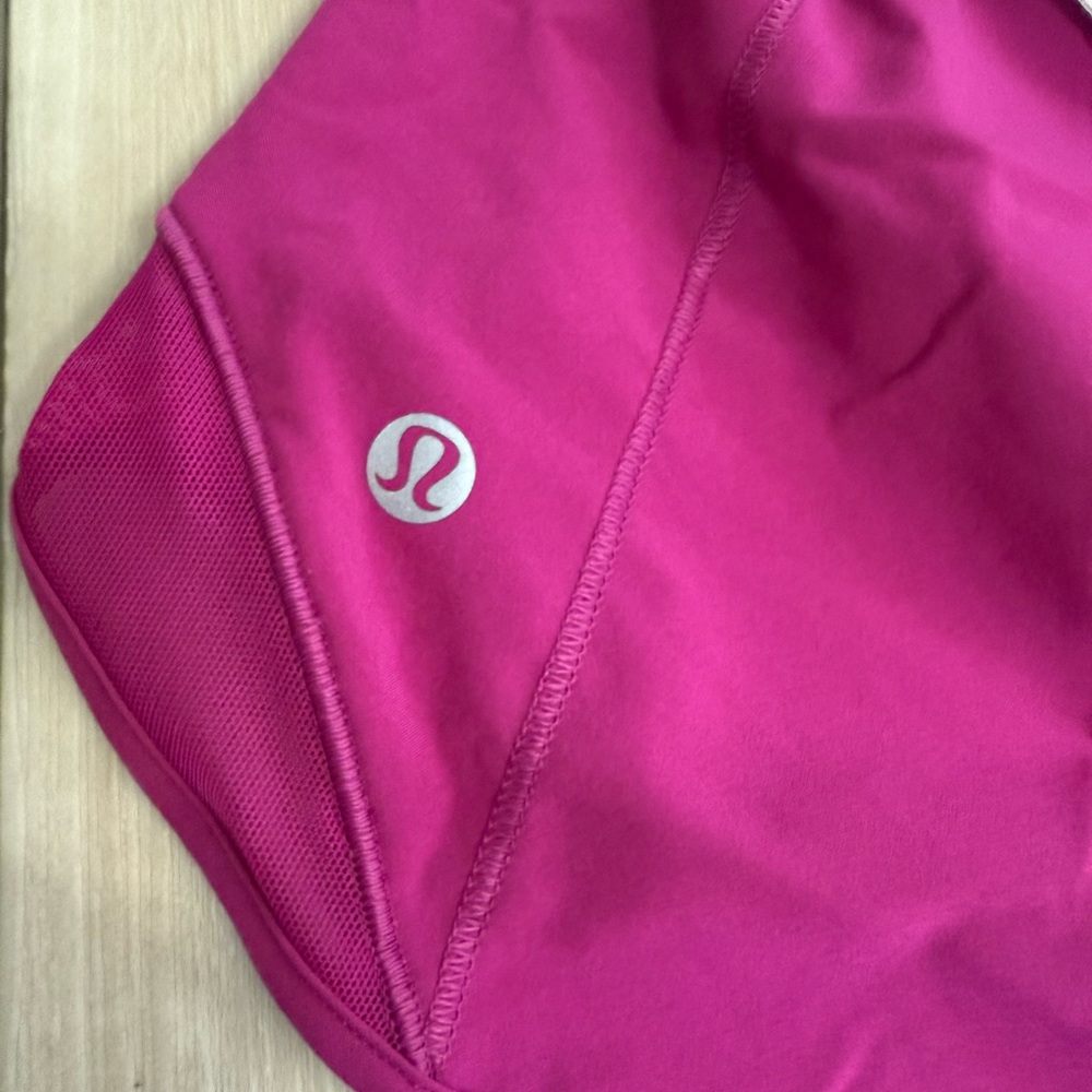 Lululemon Hotty Hot LR Shorts 2.5” Ripened Raspberry Size 12 NWT - Picture 7 of 10